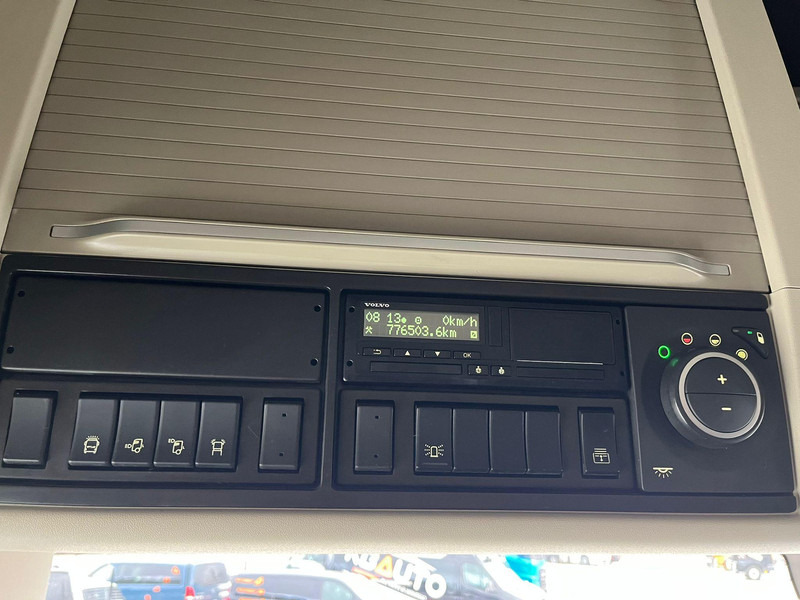 Volvo FH 500 8x4*4 GLOBE XL / RETARDER / CHASSIS L=7589 mm в лизинг Volvo FH 500 8x4*4 GLOBE XL / RETARDER / CHASSIS L=7589 mm: фото 17