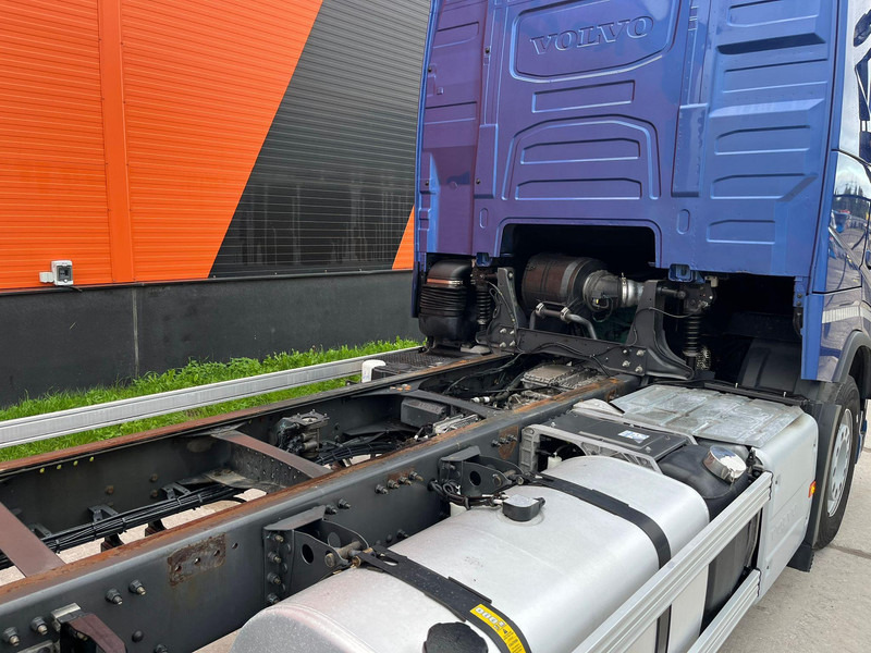 Volvo FH 500 8x4*4 GLOBE XL / RETARDER / CHASSIS L=7589 mm в лизинг Volvo FH 500 8x4*4 GLOBE XL / RETARDER / CHASSIS L=7589 mm: фото 9