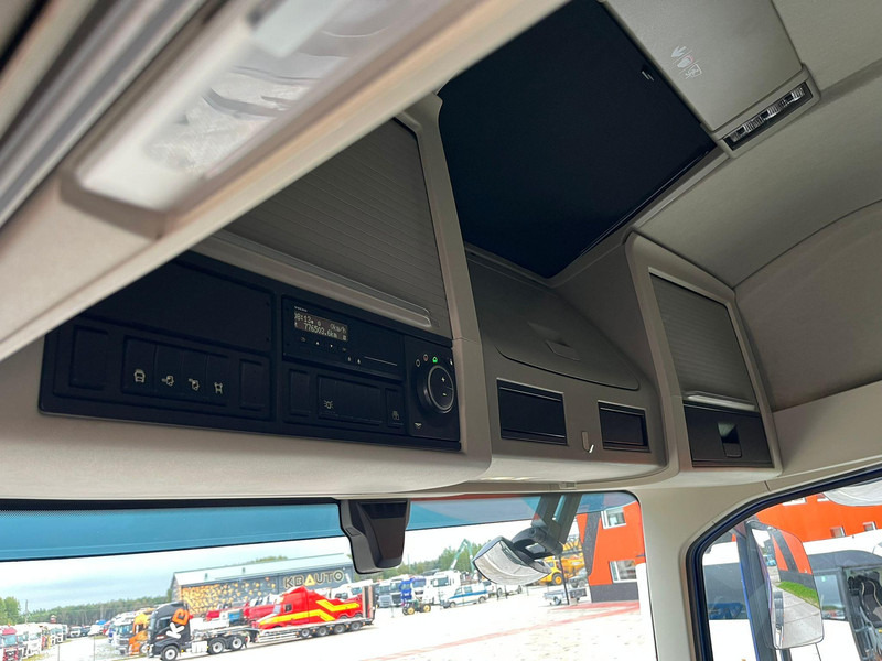 Volvo FH 500 8x4*4 GLOBE XL / RETARDER / CHASSIS L=7589 mm в лизинг Volvo FH 500 8x4*4 GLOBE XL / RETARDER / CHASSIS L=7589 mm: фото 18