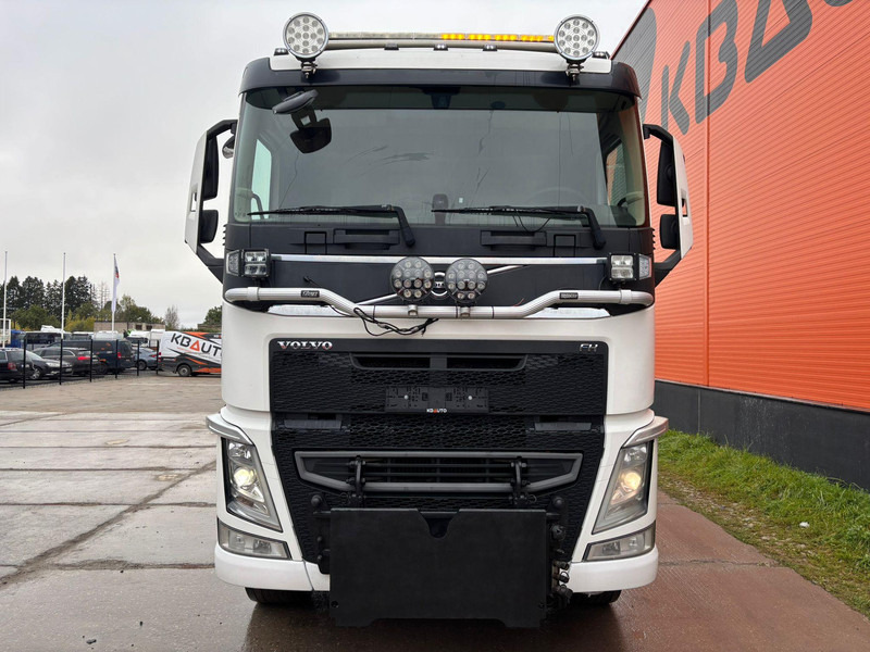 Volvo FH 540 6x4 RETARDER / TANDEM AXLE LIFT / SNOWPLOW EQUIPMENT / BOX L = 4473 mm - Самосвал: фото 3 Volvo FH 540 6x4 RETARDER / TANDEM AXLE LIFT / SNOWPLOW EQUIPMENT / BOX L = 4473 mm - Самосвал: фото 3
