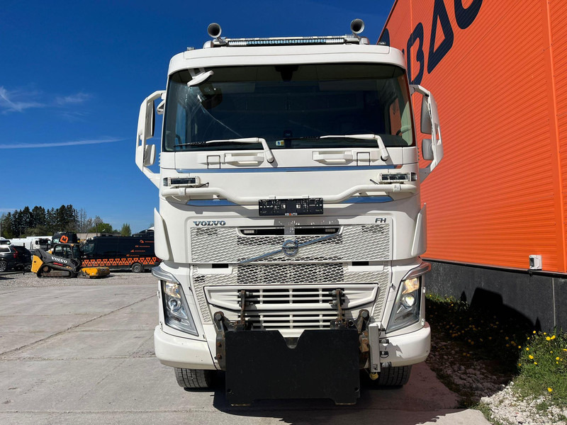 Volvo FH 540 8x4 RETARDER / TANDEM AXLE LIFT / BIG AXLES / BOX L=5704 mm - Самосвал: фото 2 Volvo FH 540 8x4 RETARDER / TANDEM AXLE LIFT / BIG AXLES / BOX L=5704 mm - Самосвал: фото 2