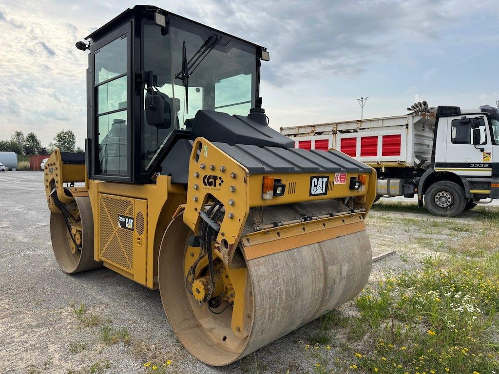 Caterpillar CD54B - Дорожный каток: фото 4 Caterpillar CD54B - Дорожный каток: фото 4