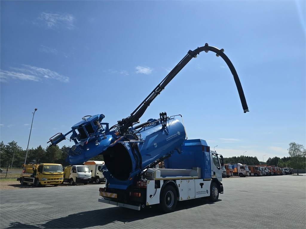 Renault 4x2 WUKO RIVARD for collecting liquid waste - Коммунальная/ Специальная техника: фото 1 Renault 4x2 WUKO RIVARD for collecting liquid waste - Коммунальная/ Специальная техника: фото 1