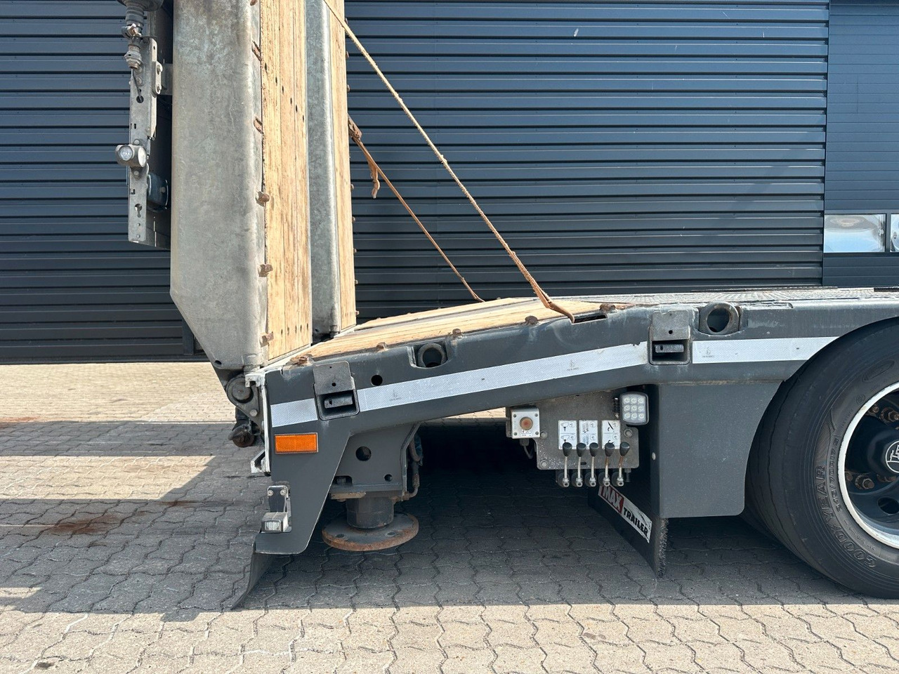 Faymonville Maxtrailer 4 achs tieflader / Zwangslenkung - Низкорамный полуприцеп: фото 3 Faymonville Maxtrailer 4 achs tieflader / Zwangslenkung - Низкорамный полуприцеп: фото 3