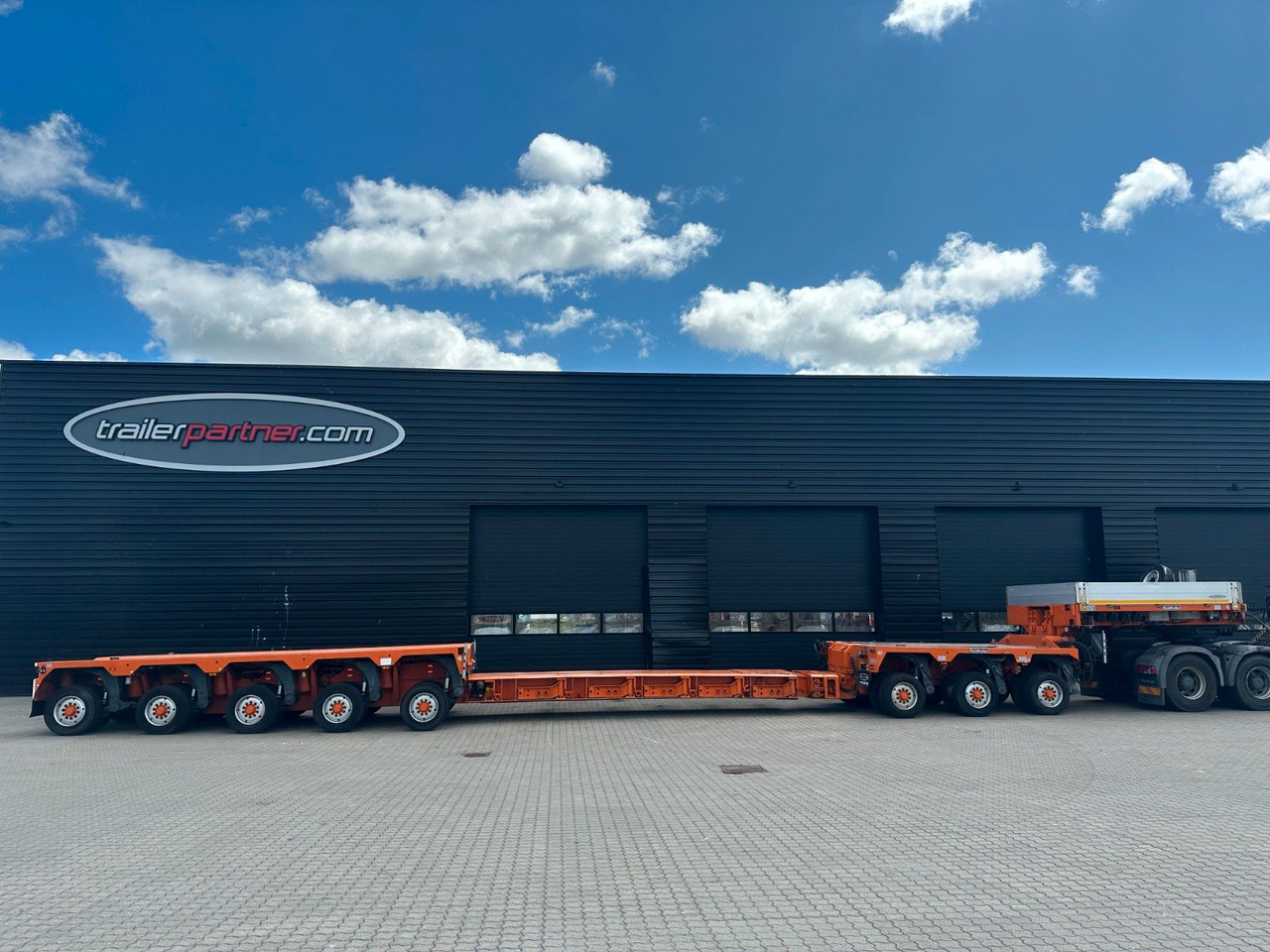 Goldhofer THP 3+5 XLE - Низкорамный полуприцеп: фото 1 Goldhofer THP 3+5 XLE - Низкорамный полуприцеп: фото 1