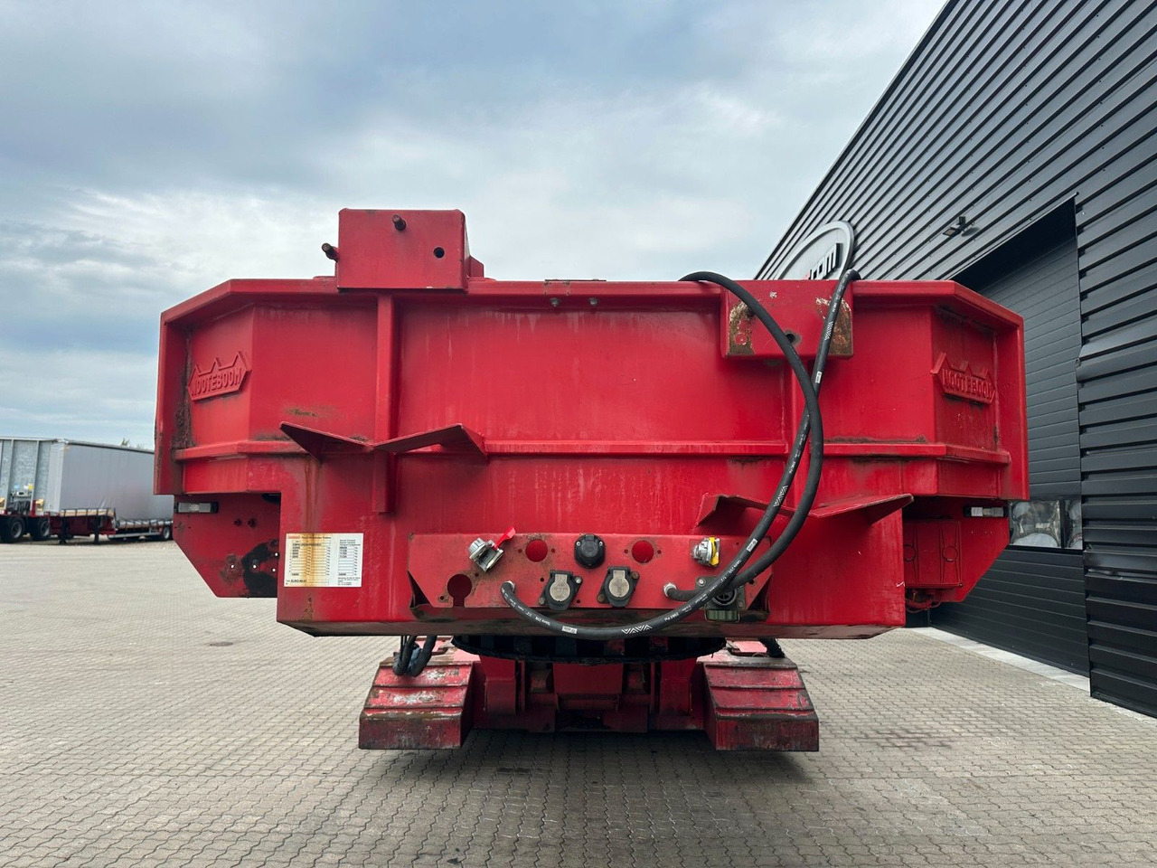 Nooteboom 3 achs tiefbett / Kesselbrücke - Низкорамный полуприцеп: фото 3 Nooteboom 3 achs tiefbett / Kesselbrücke - Низкорамный полуприцеп: фото 3