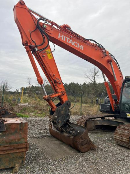 Hitachi ZX210LC 6 - Гусеничный экскаватор: фото 2 Hitachi ZX210LC 6 - Гусеничный экскаватор: фото 2