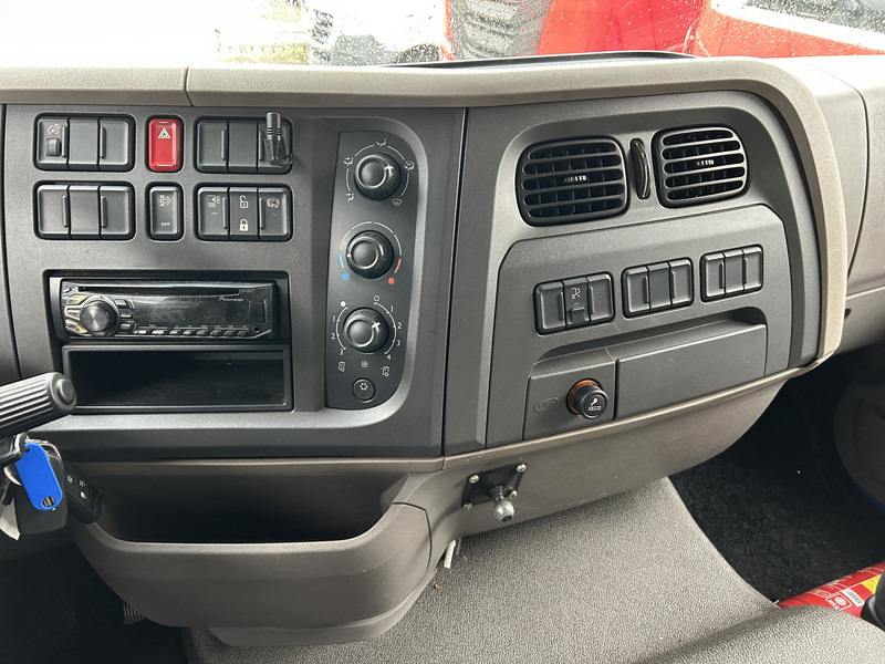 DAF LF 210 FA / 12 Ton / 471 dkm / Curtainside / Loadlift / APK TUV 06-26 - Тентованный грузовик: фото 5 DAF LF 210 FA / 12 Ton / 471 dkm / Curtainside / Loadlift / APK TUV 06-26 - Тентованный грузовик: фото 5