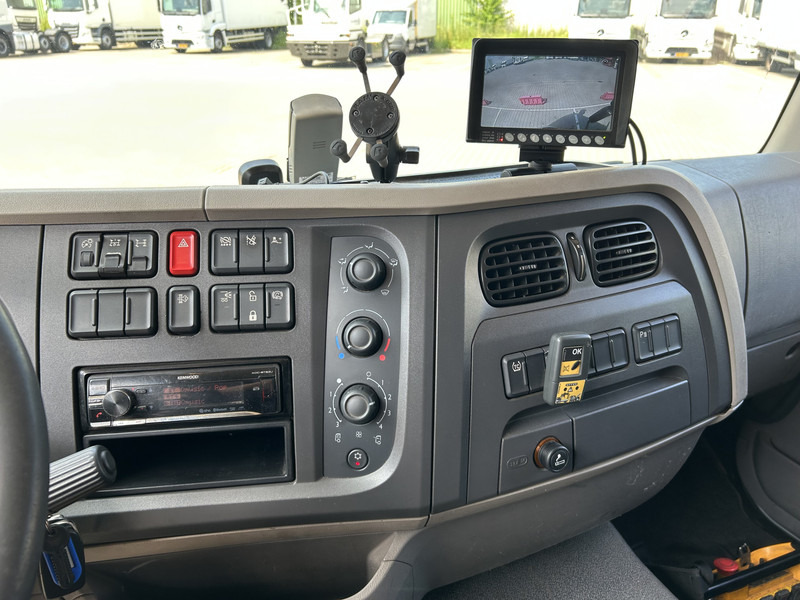 DAF LF 310 FA / Effer 175.2/3s Crane / 728 dkm / Flat Bed / APK TUV 10-25 - Автоманипулятор: фото 5 DAF LF 310 FA / Effer 175.2/3s Crane / 728 dkm / Flat Bed / APK TUV 10-25 - Автоманипулятор: фото 5