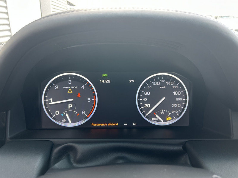 Land Rover Range Rover Vogue TD V8 / 2 Seats / Leder / APK TUV 05-26 - Легковой фургон: фото 5 Land Rover Range Rover Vogue TD V8 / 2 Seats / Leder / APK TUV 05-26 - Легковой фургон: фото 5