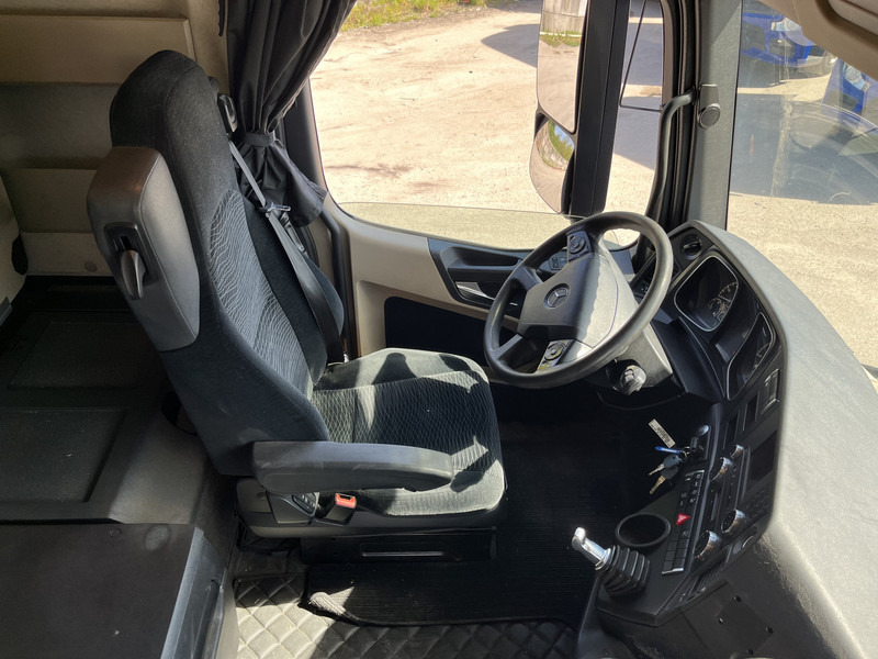 Mercedes-Benz Actros 1842 Streamspace / 897 dkm / 2 Tanks / NL Truck - Тягач: фото 3 Mercedes-Benz Actros 1842 Streamspace / 897 dkm / 2 Tanks / NL Truck - Тягач: фото 3