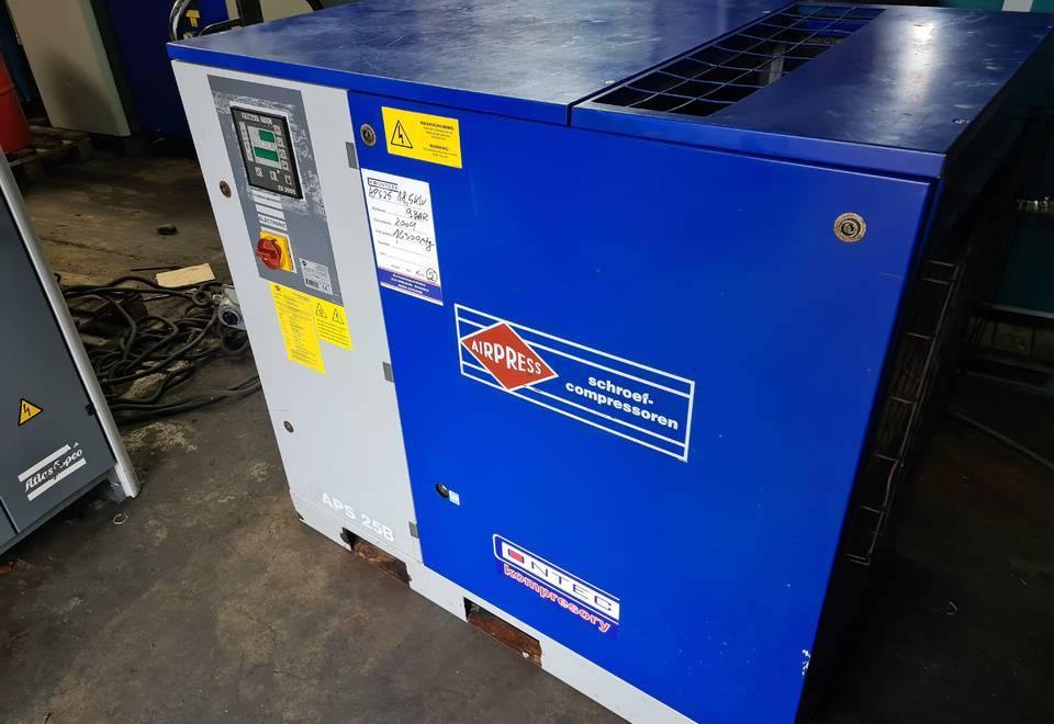 Kompresor śrubowy AIRPRESS APS 25, 18,5 kw, (2) - Воздушный компрессор: фото 2 Kompresor śrubowy AIRPRESS APS 25, 18,5 kw, (2) - Воздушный компрессор: фото 2