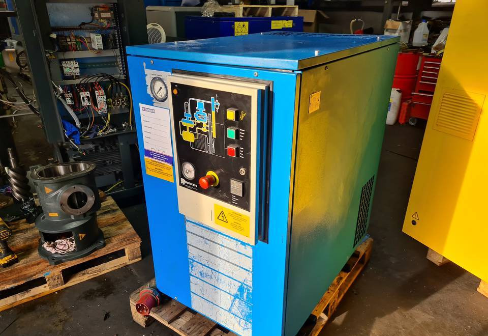 Kompresor śrubowy AIRPRESS, CECCATO 15 kw - Воздушный компрессор: фото 4 Kompresor śrubowy AIRPRESS, CECCATO 15 kw - Воздушный компрессор: фото 4