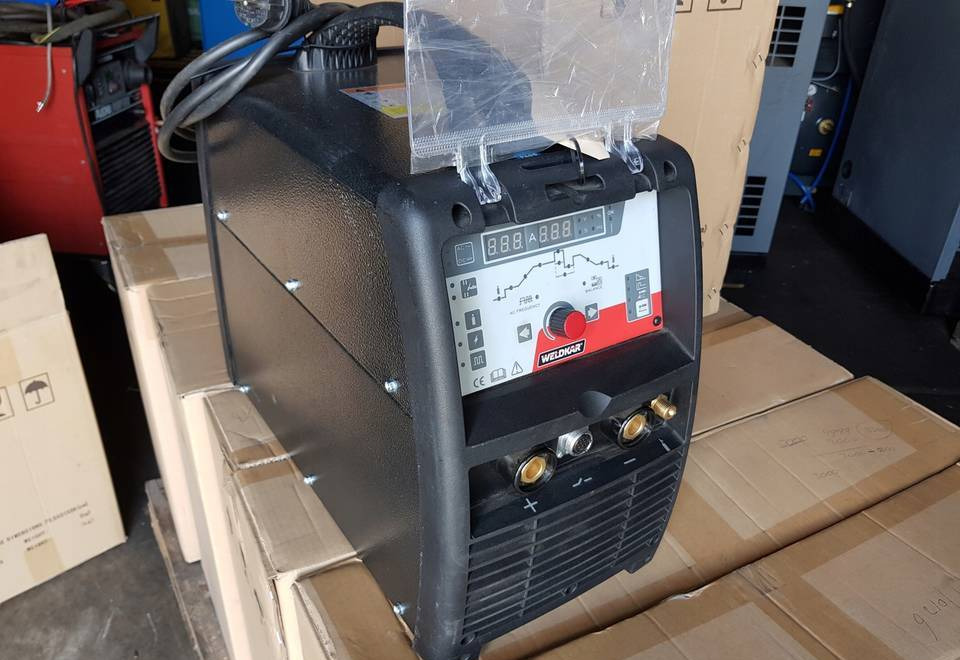 Spawarka Tig CEBORA WK 2025 AC/DC Puls, 200 A - Сварочное оборудование: фото 1 Spawarka Tig CEBORA WK 2025 AC/DC Puls, 200 A - Сварочное оборудование: фото 1
