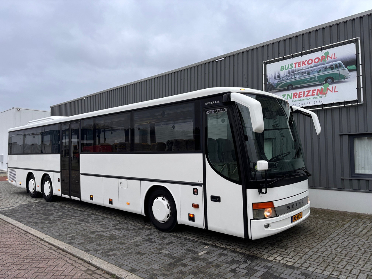 SETRA S317UL met 63 pl. en airconditioning S317GT - Туристический автобус: фото 1 SETRA S317UL met 63 pl. en airconditioning S317GT - Туристический автобус: фото 1