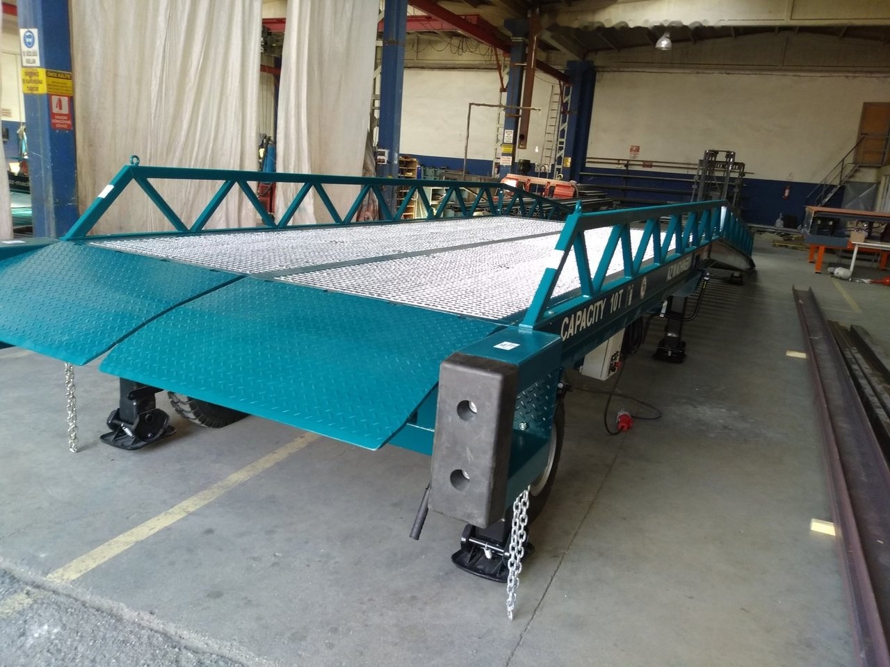 Новый Погрузочная рампа AZ RAMP STAR-10-XL mobile loading ramp: фото 7 Новый Погрузочная рампа AZ RAMP STAR-10-XL mobile loading ramp: фото 7
