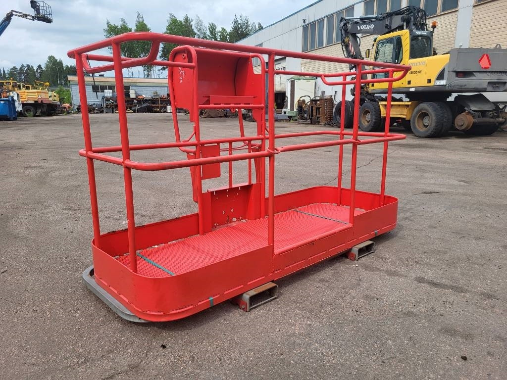 Manitou 200 ATJ kori - Вертикальный мачтовый подъемник: фото 1 Manitou 200 ATJ kori - Вертикальный мачтовый подъемник: фото 1