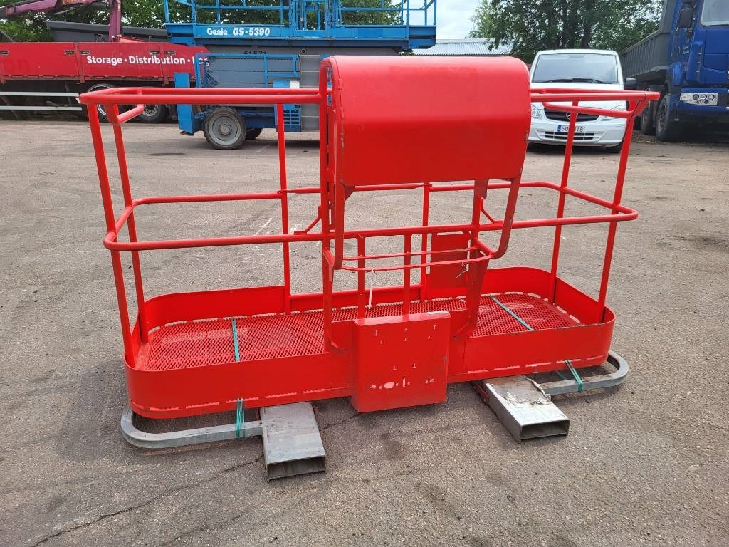 Manitou 200 ATJ kori - Вертикальный мачтовый подъемник: фото 5 Manitou 200 ATJ kori - Вертикальный мачтовый подъемник: фото 5