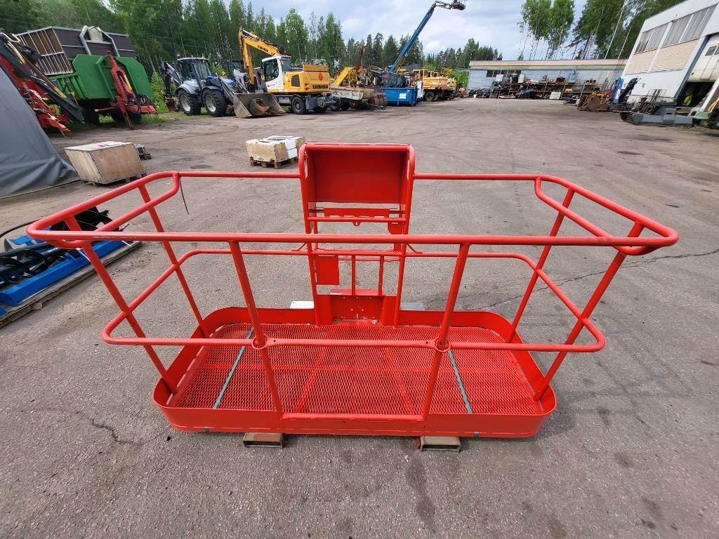 Manitou 200 ATJ kori - Вертикальный мачтовый подъемник: фото 2 Manitou 200 ATJ kori - Вертикальный мачтовый подъемник: фото 2