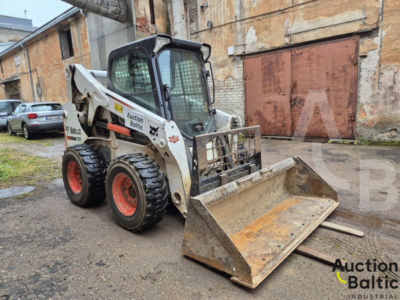 Bobcat S 650 - Мини-погрузчик с бортовым поворотом: фото 1 Bobcat S 650 - Мини-погрузчик с бортовым поворотом: фото 1