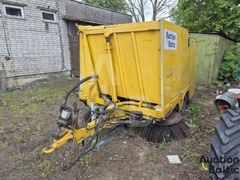 Broddway 1900 - Подметально-уборочная машина: фото 1 Broddway 1900 - Подметально-уборочная машина: фото 1