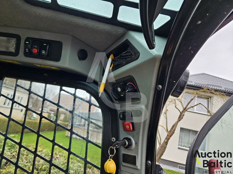 Мини-погрузчик с бортовым поворотом Caterpillar 242 D 3: фото 9 Мини-погрузчик с бортовым поворотом Caterpillar 242 D 3: фото 9