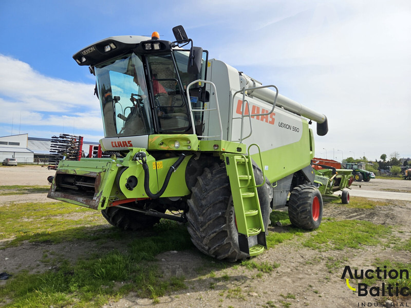 Claas Lexion 550 - Зерноуборочный комбайн: фото 1 Claas Lexion 550 - Зерноуборочный комбайн: фото 1