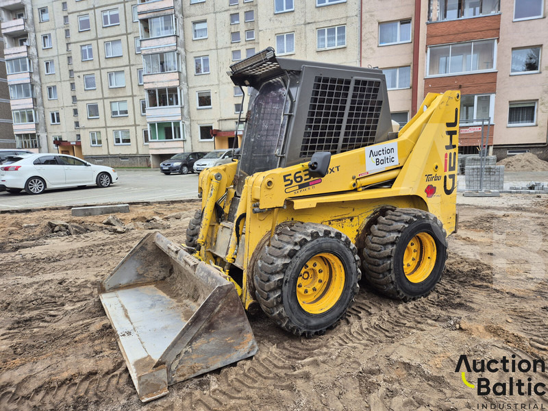 Gehl 5635 DXT 2 - Мини-погрузчик с бортовым поворотом: фото 2 Gehl 5635 DXT 2 - Мини-погрузчик с бортовым поворотом: фото 2