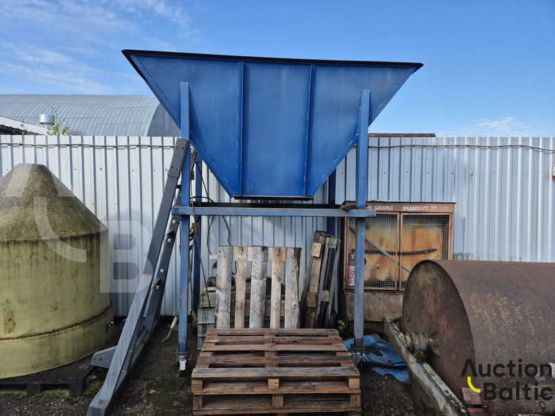 Hopper for various materials - Грузовик-цистерна: фото 1 Hopper for various materials - Грузовик-цистерна: фото 1