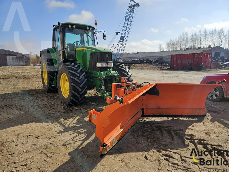 John Deere 6820 - Трактор: фото 2 John Deere 6820 - Трактор: фото 2
