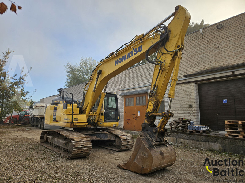 Komatsu PC210LC-11 - Гусеничный экскаватор: фото 2 Komatsu PC210LC-11 - Гусеничный экскаватор: фото 2