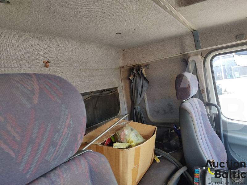 Подметально-уборочная машина Mercedes-Benz 1517: фото 13