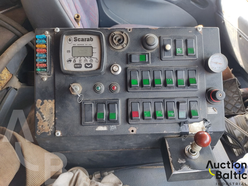 Подметально-уборочная машина Mercedes-Benz 1517: фото 11