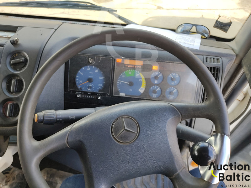 Подметально-уборочная машина Mercedes-Benz 1517: фото 8