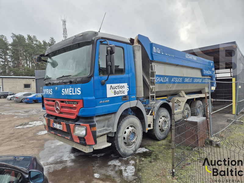 Mercedes-Benz Actros 4448 - Самосвал: фото 2 Mercedes-Benz Actros 4448 - Самосвал: фото 2
