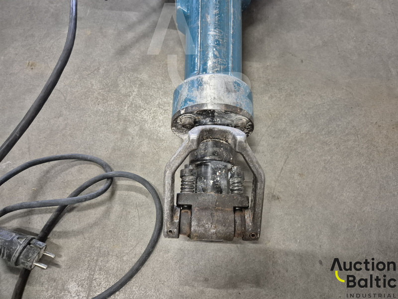 Makita HM1812 - Строительная техника: фото 2 Makita HM1812 - Строительная техника: фото 2