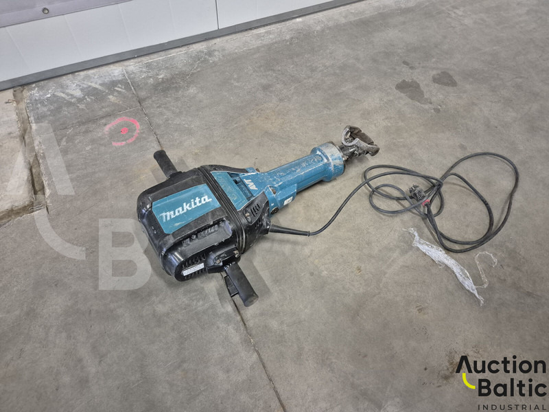 Makita HM1812 - Строительная техника: фото 1 Makita HM1812 - Строительная техника: фото 1