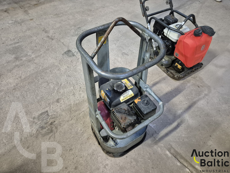 Swepac FR85 - Виброплита: фото 2 Swepac FR85 - Виброплита: фото 2