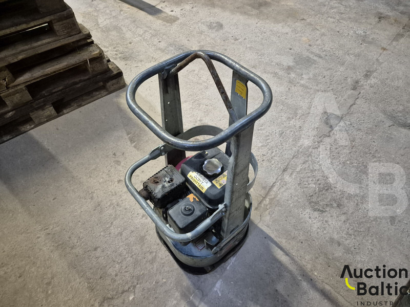 Swepac FR85 - Виброплита: фото 1 Swepac FR85 - Виброплита: фото 1