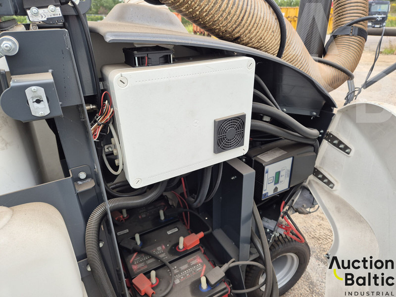 Подметально-уборочная машина TSM Aria 240: фото 17 Подметально-уборочная машина TSM Aria 240: фото 17