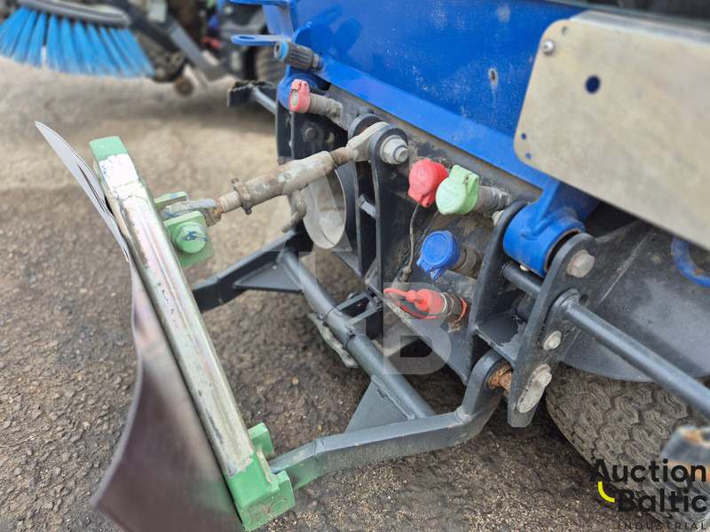 Подметально-уборочная машина Vitra 2037 Economy: фото 14