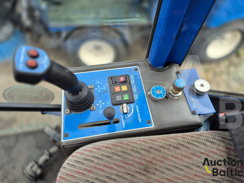 Подметально-уборочная машина Vitra 2037 Economy: фото 8