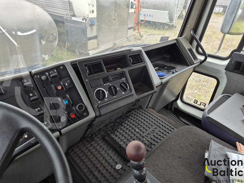 Грузовик-цистерна Volvo FL6: фото 13