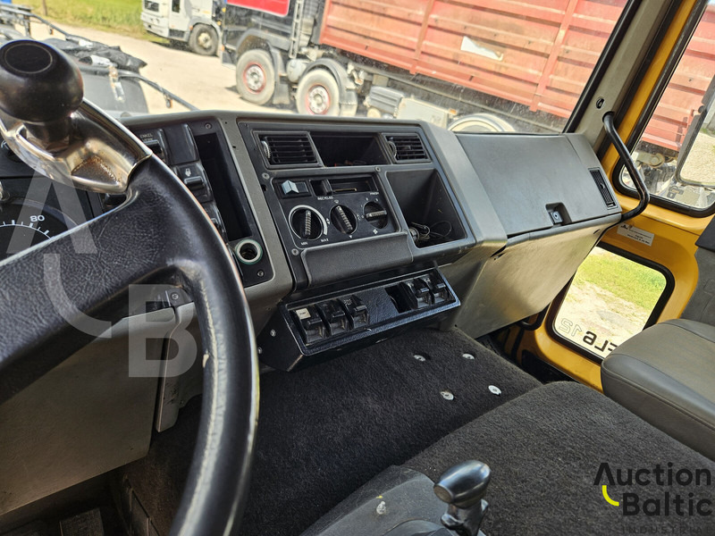 Грузовик бортовой/ Платформа Volvo FL612: фото 9