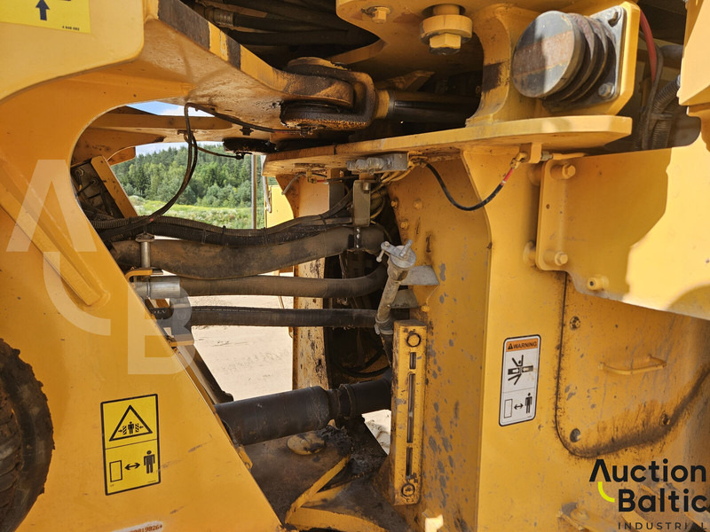 Колёсный погрузчик Volvo L 180 G: фото 12