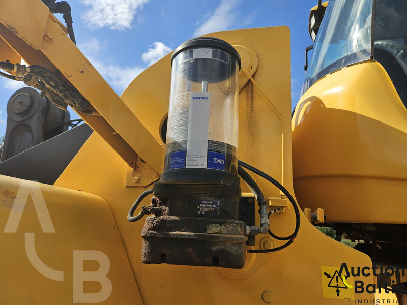 Колёсный погрузчик Volvo L 180 G: фото 15