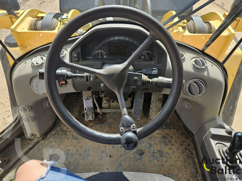 Колёсный погрузчик Volvo L 180 G: фото 8