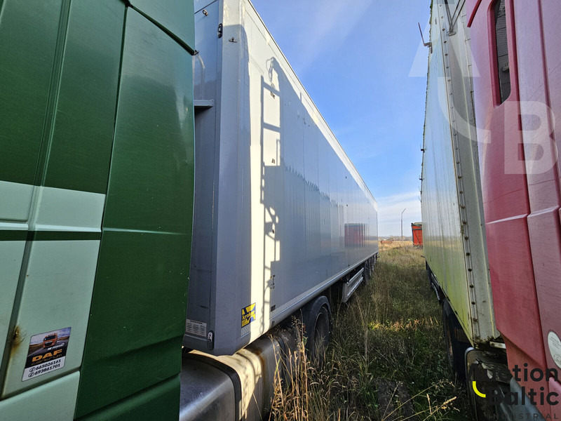 Kraker CF200 - Тентованный полуприцеп: фото 2 Kraker CF200 - Тентованный полуприцеп: фото 2