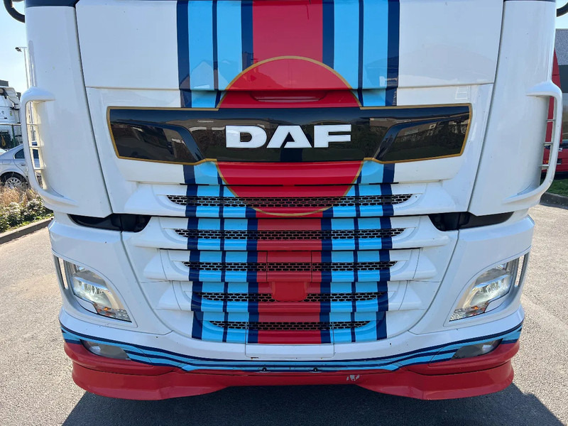 DAF XF 530 TV-Microwave-230v***Martini Racing edition XF530*** - Тягач: фото 3 DAF XF 530 TV-Microwave-230v***Martini Racing edition XF530*** - Тягач: фото 3