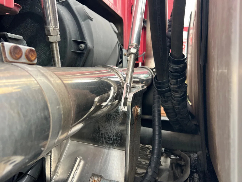 Тягач Volvo FH 16.700 Volvo FH16 700 6x4 full options **RETARDER**TV: фото 13 Тягач Volvo FH 16.700 Volvo FH16 700 6x4 full options **RETARDER**TV: фото 13